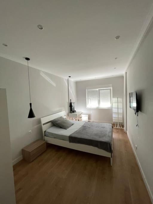 Quarto De Casal Close To Lisbon Flat Equipado Алмада Экстерьер фото