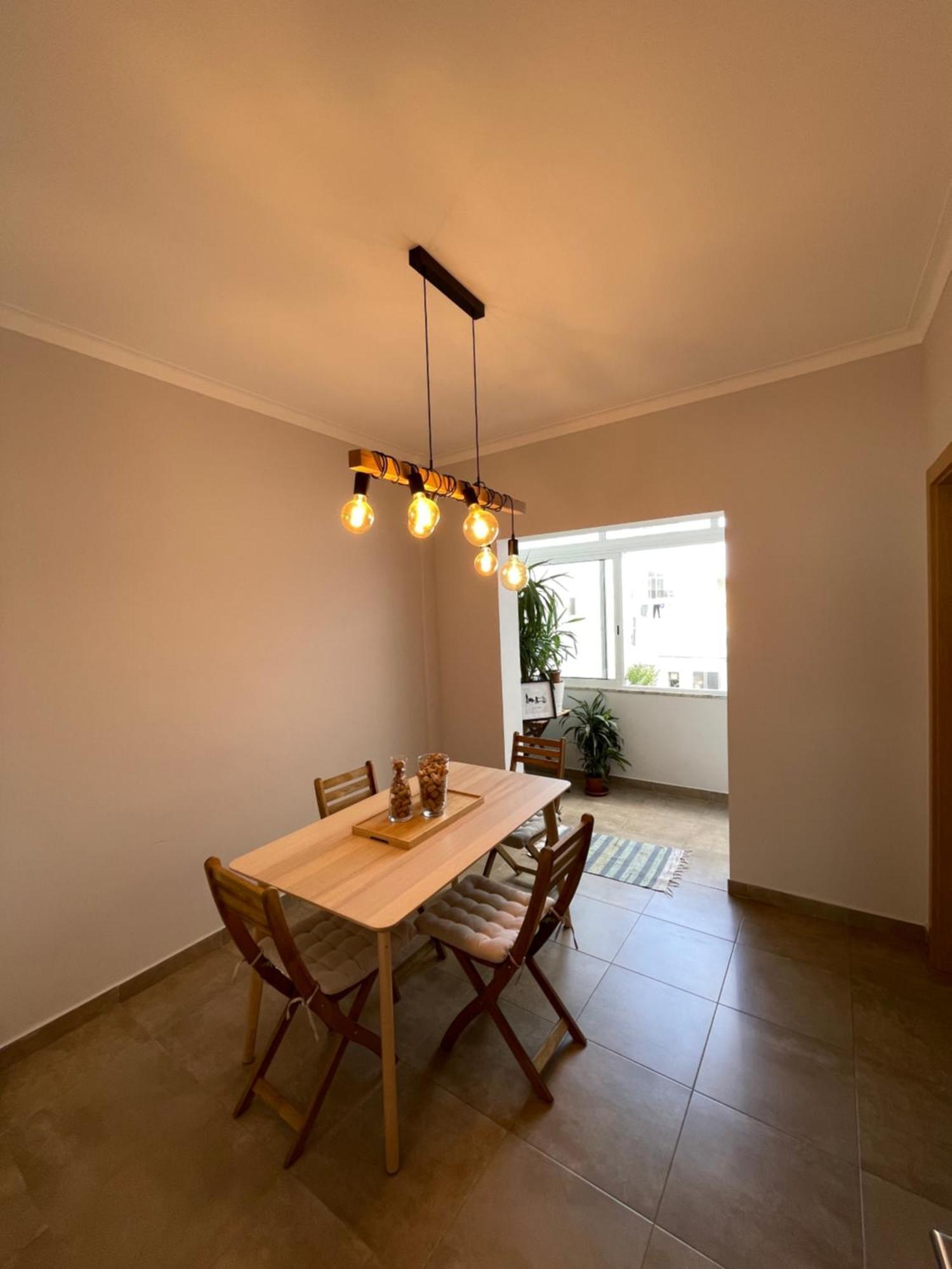 Quarto De Casal Close To Lisbon Flat Equipado Алмада Экстерьер фото